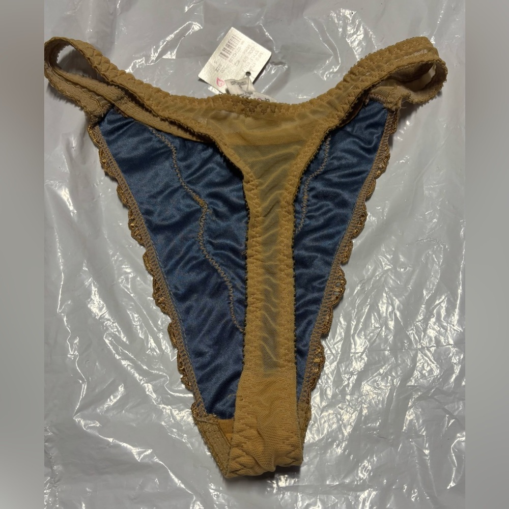 Victoria's Secret Gray and Gold Embroidered Lace corsé Bodysuit - Picture 5 of 10
